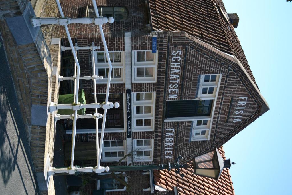 Stadsherberg 'Het Wapen Van Ijlst' Exterior photo